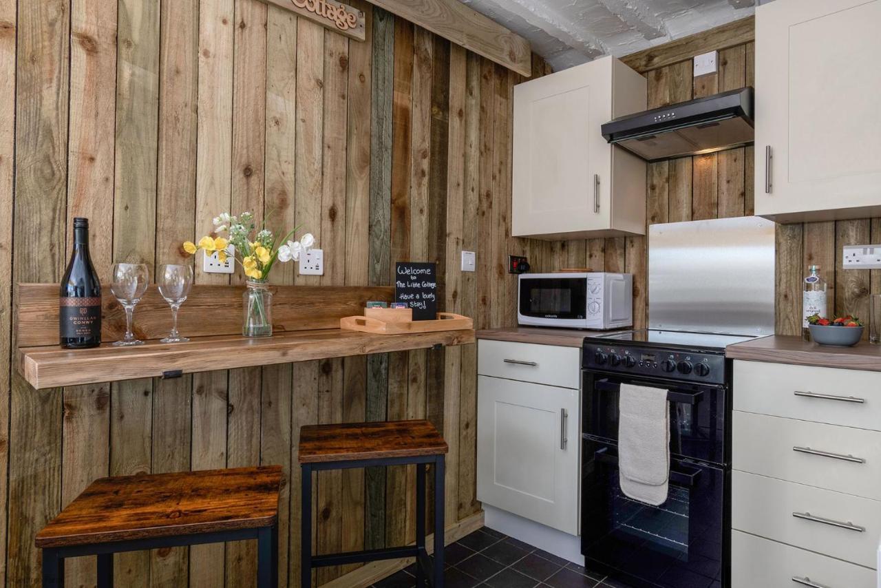 Farmhouse & Cottage At Geufron Farm - Dog Friendly Bryn-crug Exterior photo